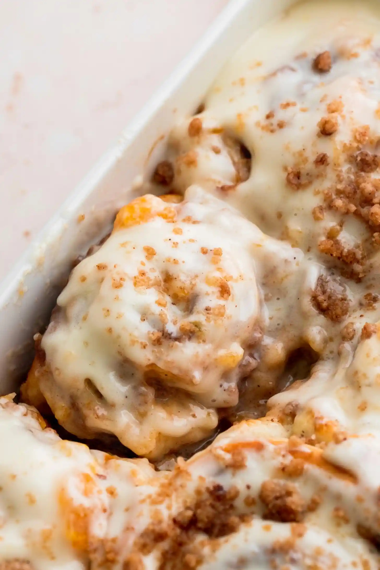 Peach Cobbler Cinnamon Rolls 3 Recipe image