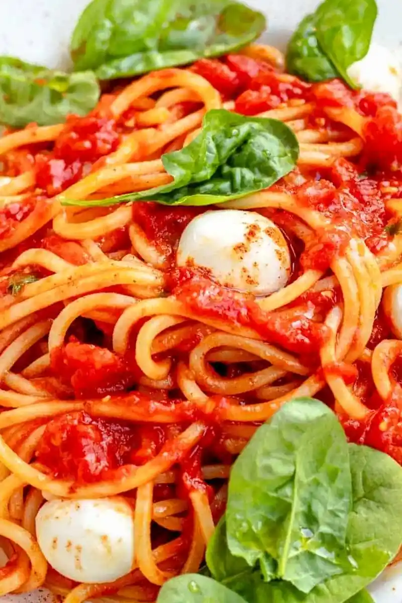Classic Italian Pasta Pomodoro with Mozzarella and Spinach 3 Recipe image