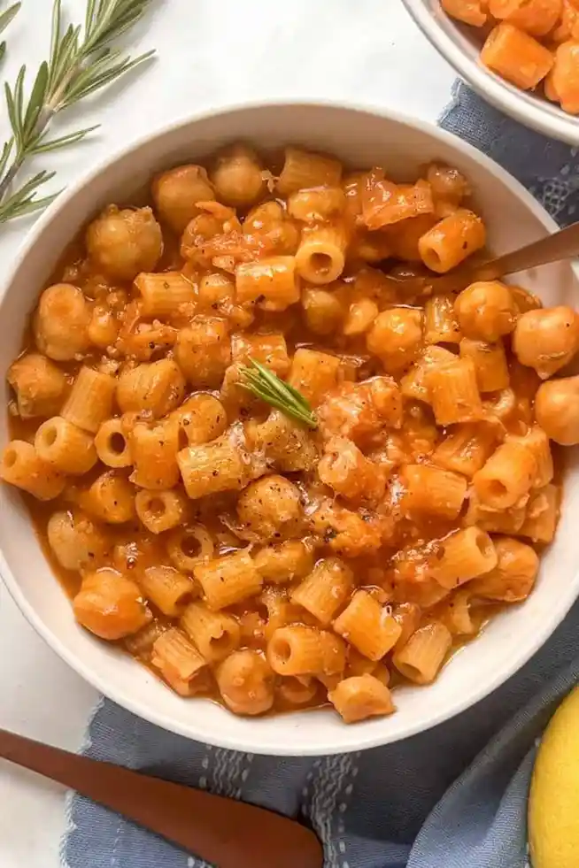 Hearty Pasta e Ceci (Pasta with Chickpeas) 3 Recipe image